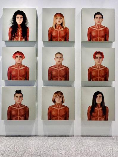 6. Juan Pablo Echeverri (Bogotá, 1978-2022), MULTILady, Impresión offset, 2003, KLEMM’S, Berlin
